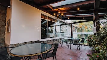 Utsikt mot bassenget