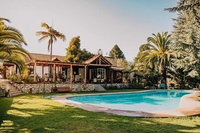 丰多拉斯托尔托拉斯酒店  