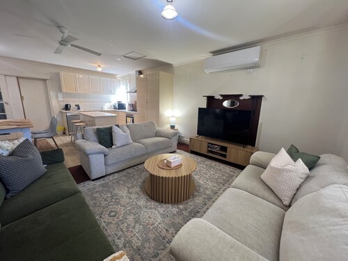 Cosy Heritage Cottage