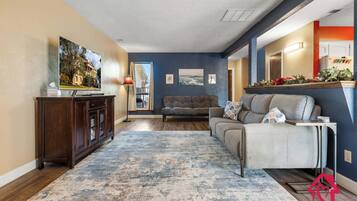 TV, fireplace, offices