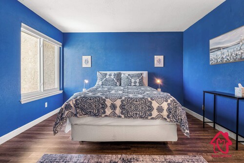 Cozy Comfort at Loma Del Rey - An Irvie Home