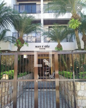 Unclassified image, 4 of 5, button - Vrbo Property (Guarujá)