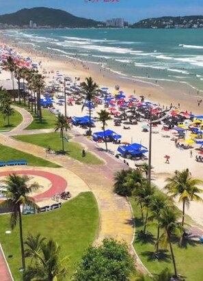 Unclassified image, 3 of 5, button - Vrbo Property (Guarujá)