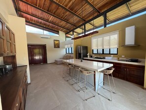 Private kitchen - Black Panther' s House, PrivatePool 1 km to Beach / FamilyFriendly / (Provincia de Puntarenas)