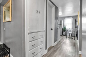 Interior - *Central location*Clean*Parking* (Cheektowaga)