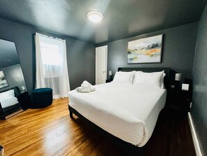 Desk, iron/ironing board, travel cot, WiFi