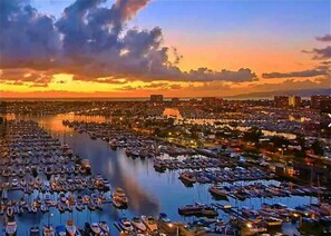 Marina - Pool view & oceanfront apartment in enjoyable Marina del Rey free parking (Marina del Rey)