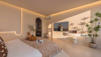 Luxury Double Room, Hill View | Desk, laptop workspace, blackout curtains, iron/ironing board