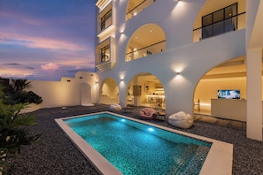 Outdoor pool - Mountain Resort Hotel (Dali)