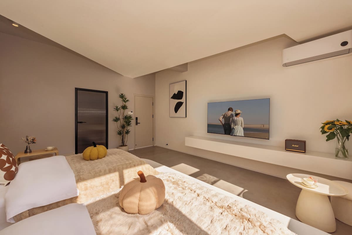 Signature Twin Room, Hill View | View from room