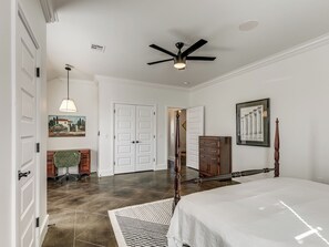 Schreibtisch, Bügeleisen/Bügelbrett, kostenloses WLAN, Bettwäsche