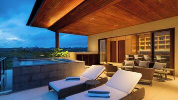 Bồn tắm spa trong nhà