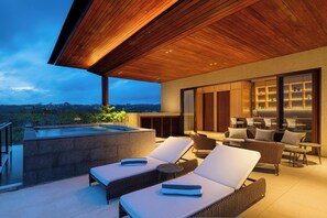 Bồn tắm spa trong nhà