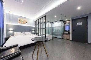 Suite, Stadtblick | Schreibtisch, laptopgeeigneter Arbeitsplatz, Verdunkelungsvorhänge