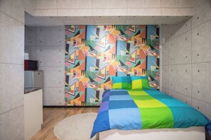 アイロン / アイロン台、WiFi (無料)、ベッドシーツ