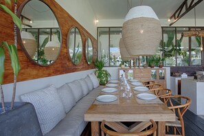 Dining - Stunning 4bdrs villa with rice field views (Kuta Utara)