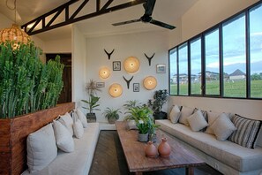 Interior - Stunning 4bdrs villa with rice field views (Kuta Utara)
