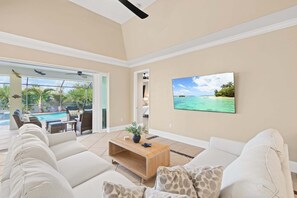 Smart TV - Bonita Breeze | Prime Location | Screened Pool & Spa (Bonita Springs)