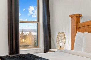 6 habitaciones, tabla de planchar con plancha, cuna de viaje y wifi 
