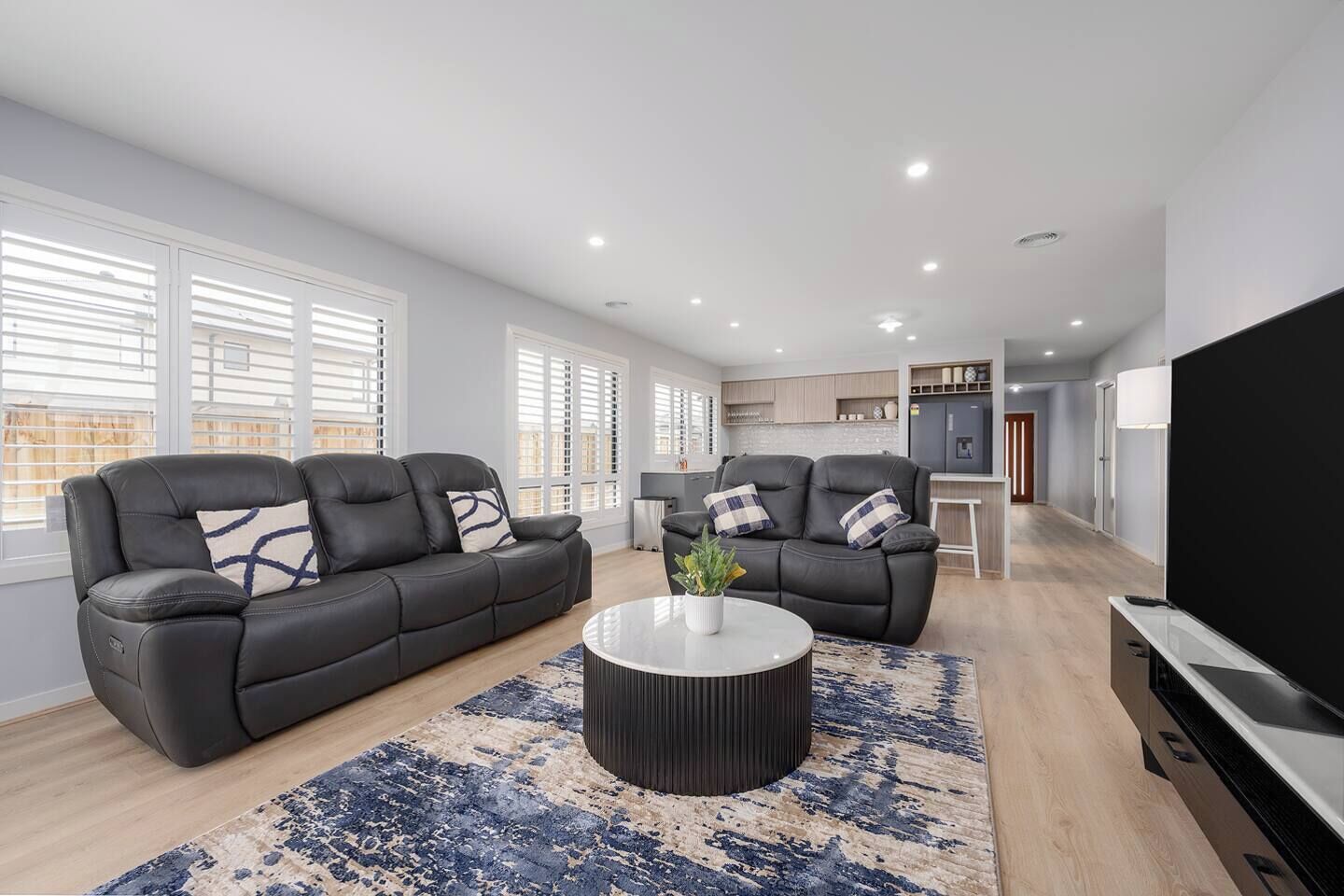 Bella Brand New Modern Stylish 4br Home - Beaconsfield