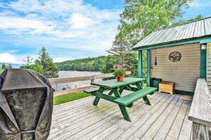 Outdoor dining - Indian Pond Cabin (Wilson Pond Cabin) (Greenville)