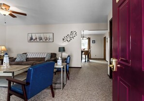 TV - Experience comfort at Ludington's Bed & Beach (Ludington)