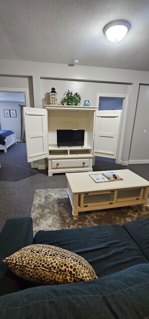 Living area - Experience comfort at Ludington STRAM - Unit 201 (Ludington)