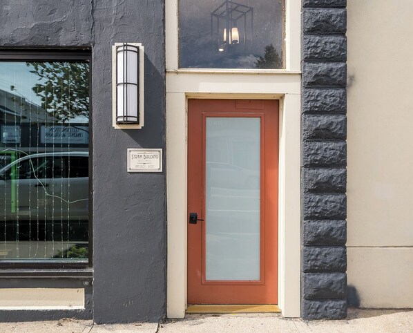Exterior detail - Ludington STRAM - Unit 202, a cozy 2-bedroom retreat (Ludington)