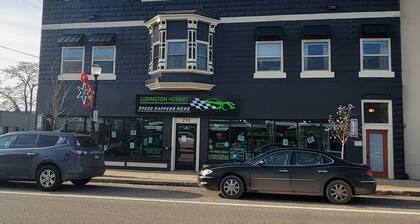 Condo in downtown Ludington, perfect for a romantic getaway