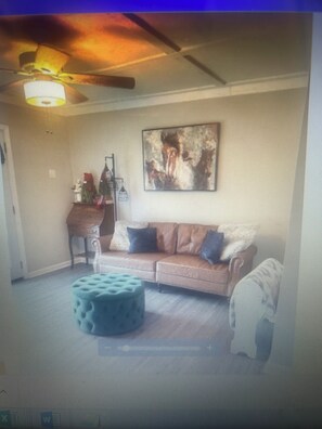 Nicht klassifiziertes Bild, 2 von 4, Schaltfläche