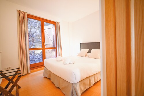 Fabulous 3-bedroom apartment in charming Soldeu for your getaway