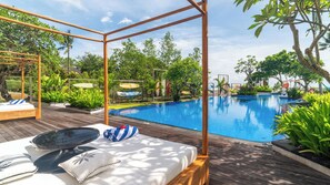 Vila Deluks | Kolam renang | Kolam renang outdoor