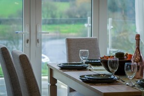 Dining - Carn Springs Lodge - 3 Bed - Devonshire Dr - Tenby (Tenby)