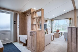 Unclassified image, 3 of 40, button - Carn Springs Lodge - 3 Bed - Devonshire Dr - Tenby (Tenby)