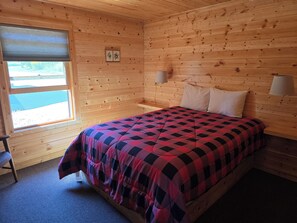 2 bedrooms - Lake Superior Log Cabin - Wake up to Waves! (Lutsen)