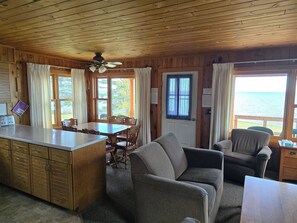 Interior - Lake Superior Log Cabin - Wave Watching Delight! (Lutsen)