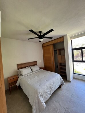 3 bedrooms, free WiFi, bed sheets - 3 bd 2.5 ba w/AC, Wifi 15 min walk to Beach! Pet Friendly, spacious and clean! (Sayulita)