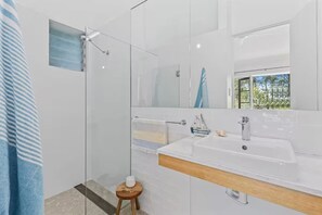 Bathroom - Welcome to Villa Lumiere | Your Coastal Retreat (Mollymook Beach)