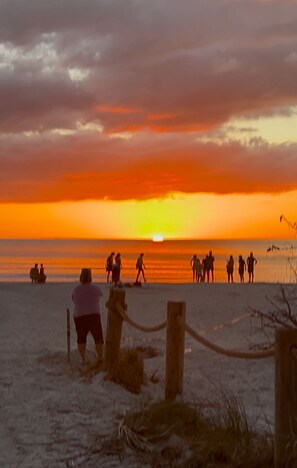Nicht klassifiziertes Bild, 3 von 16, Schaltfläche