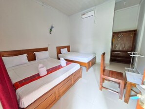 Classic Triple Room, Non Smoking, Garden View | Free WiFi - Golo Tango Homestay (Labuan Bajo)
