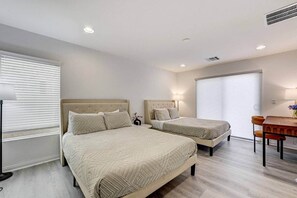 5 chambres, fer et planche à repasser, lit parapluie, Wi-Fi gratuit
