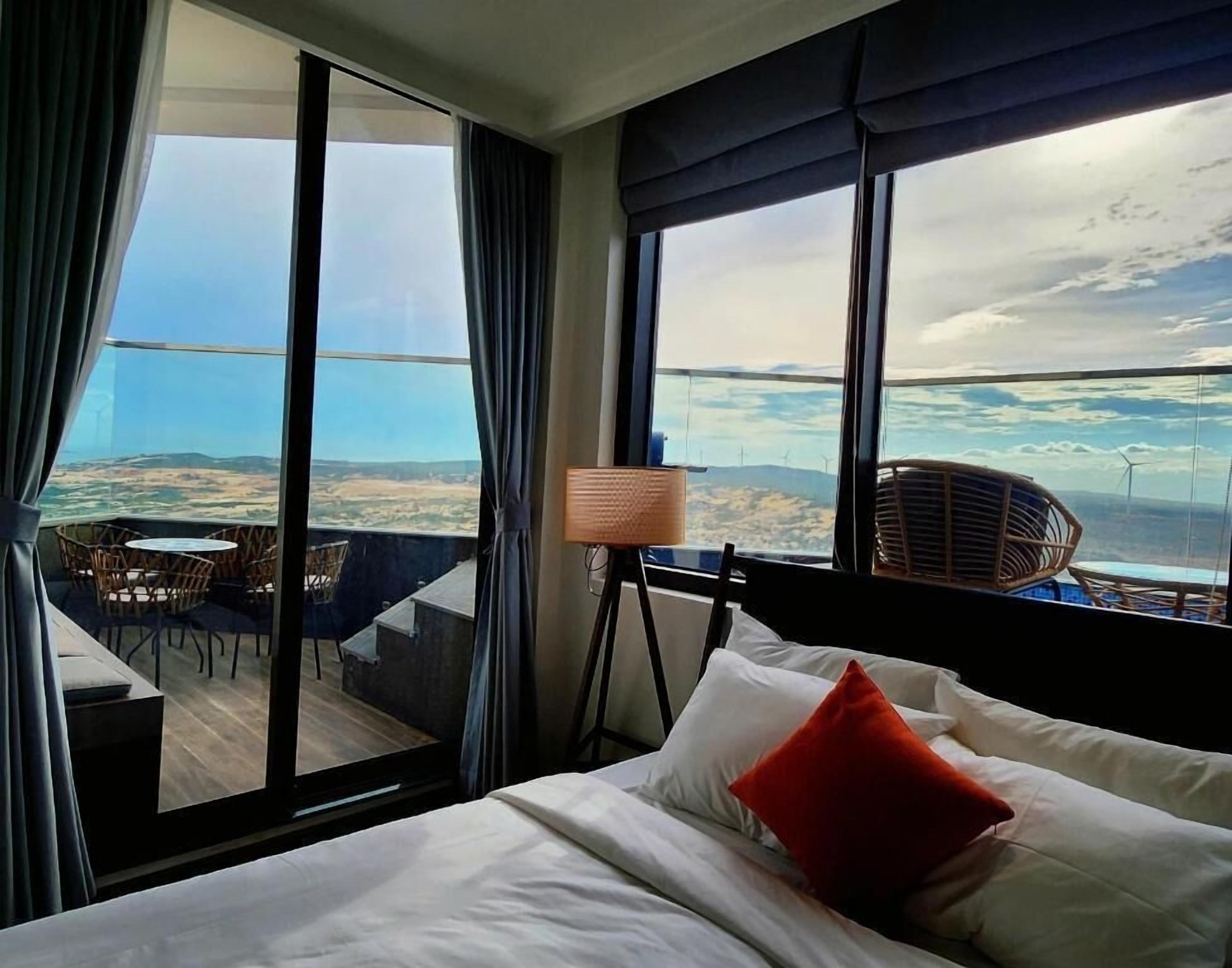 In-room safe, soundproofing, iron/ironing board, free WiFi