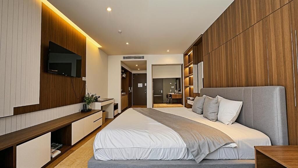 In-room safe, soundproofing, iron/ironing board, free WiFi