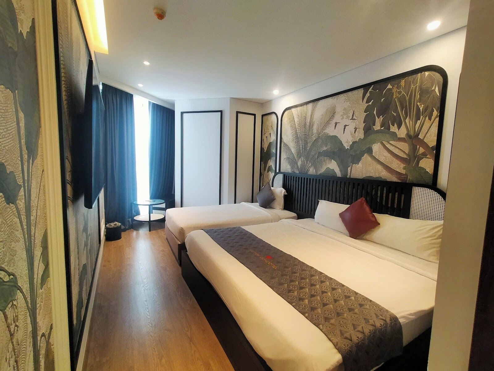 Luxury Triple Room, Pool Access, Garden View | In-room safe, soundproofing, iron/ironing board, free WiFi