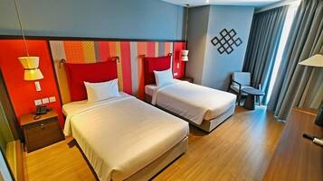 Junior Studio, 2 Single Beds, Pool Access, Beach View