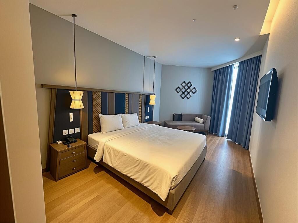 In-room safe, soundproofing, iron/ironing board, free WiFi