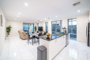 Interior - Best Baldivis Getaway (Baldivis)