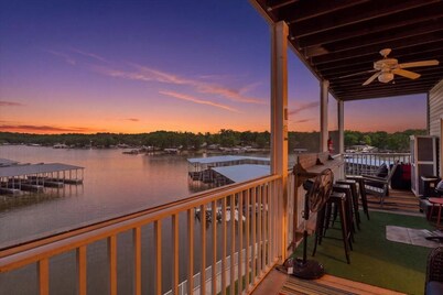 Modern Condo at 11mm in Sunrise w/ PWC & Boat Slip