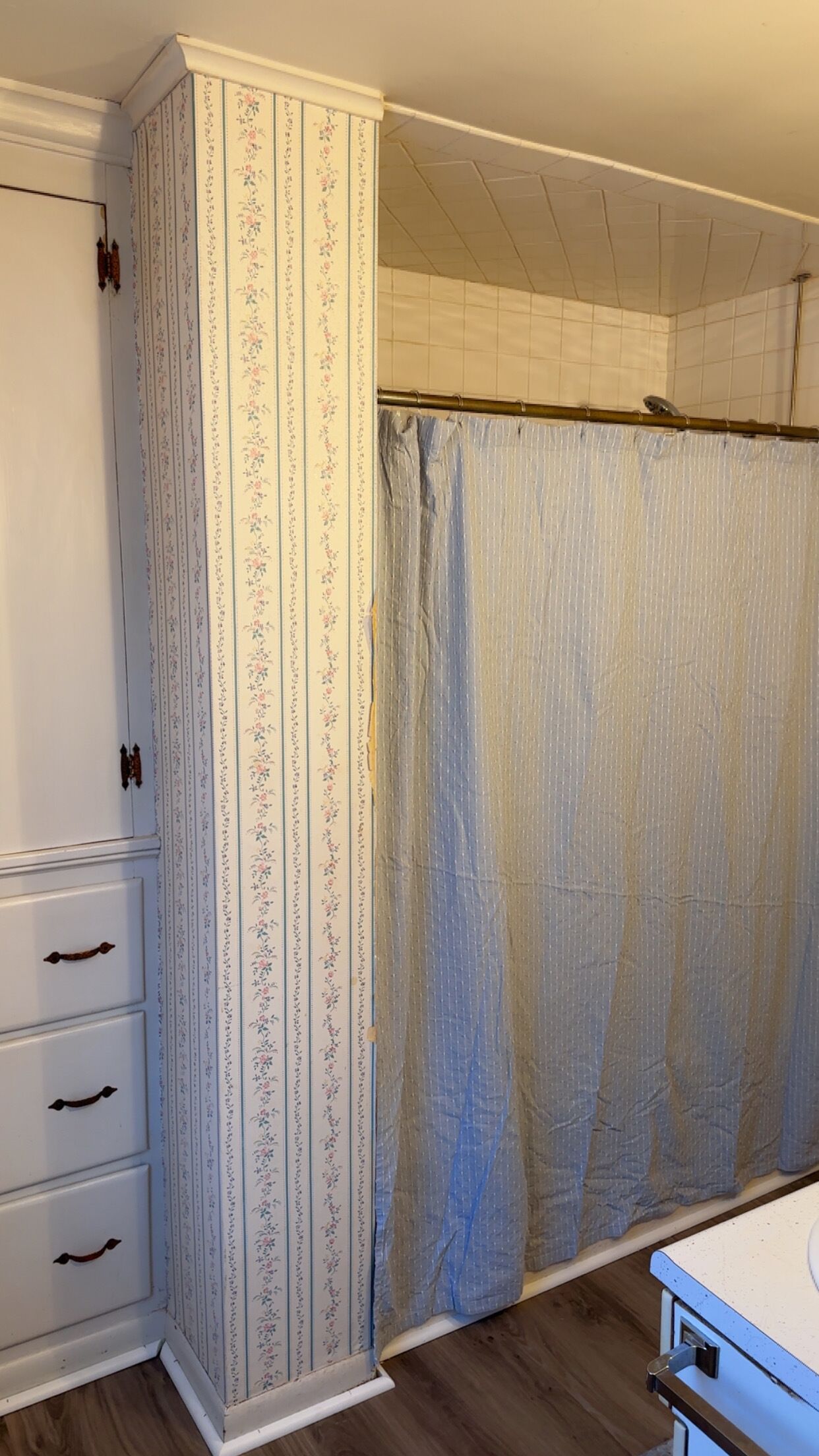 Toallas, jabón, papel higiénico