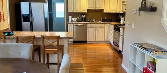 Charming 2 BR Whole-house rental Explore Historic Bethlehem